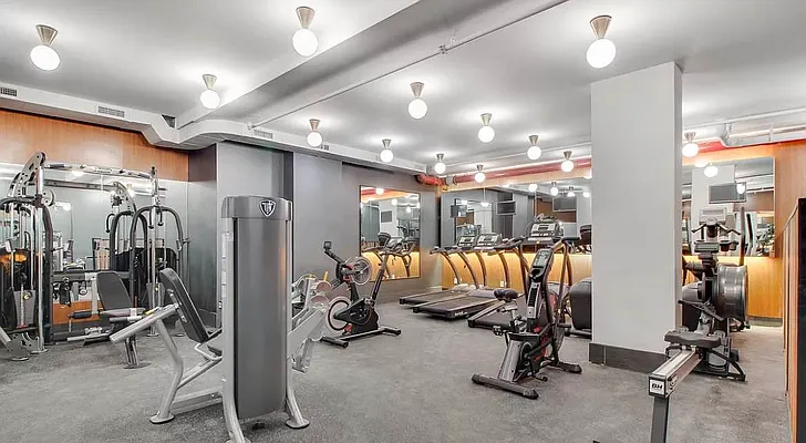 Rented by Artur Gutman, LREB | media 49