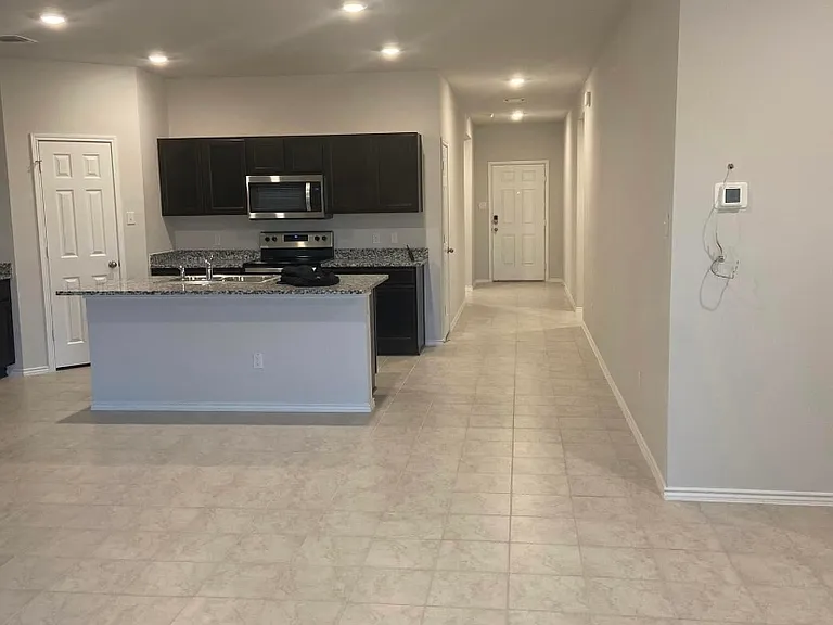516 Taggart Trl — Photo 1