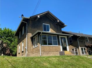 26 Shenango Blvd, Farrell, PA 16121