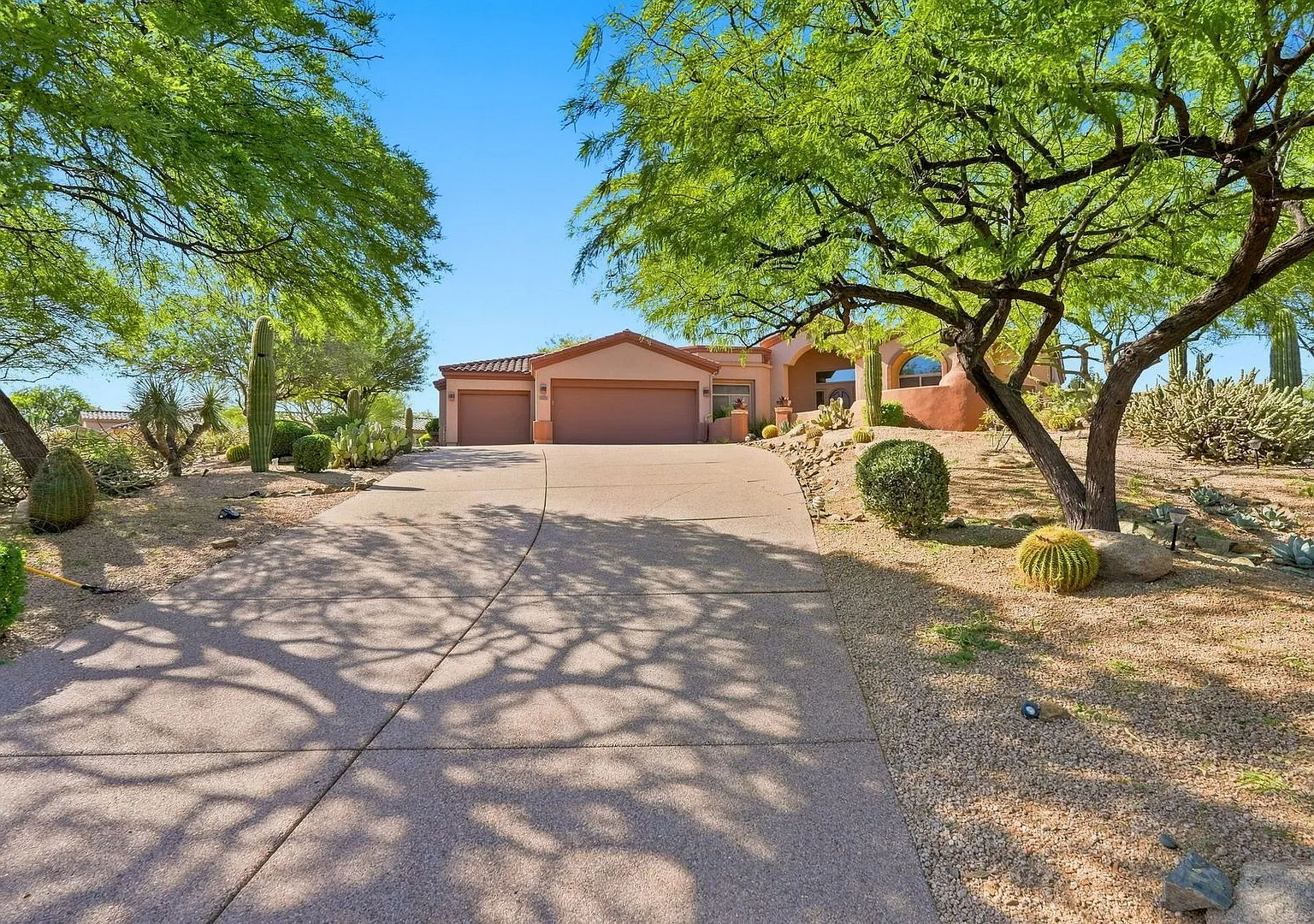Stunning 4 bed 2.5 bath home in N. Scottsdale with pool, in the Sierra Norte HOA community — Photo 1
