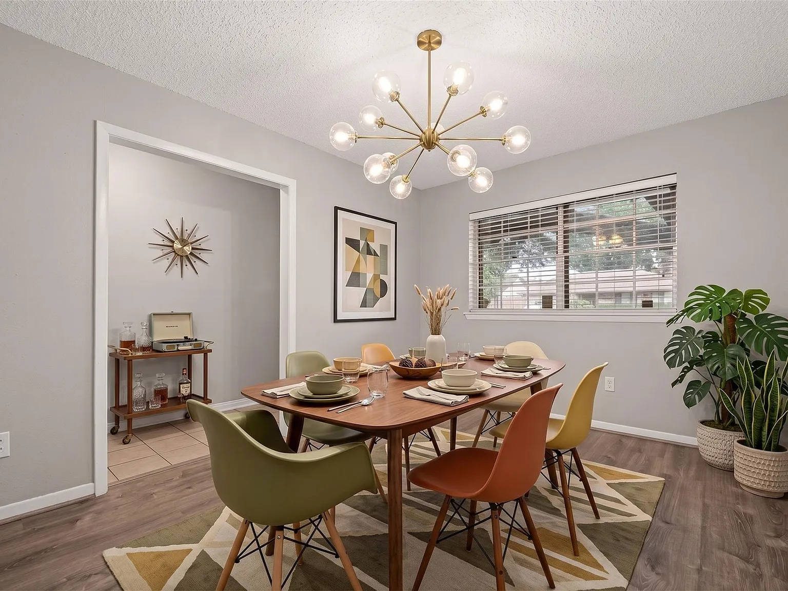 3 bed, 2.0 bath, 1314 sqft, $2,250 — Photo 3