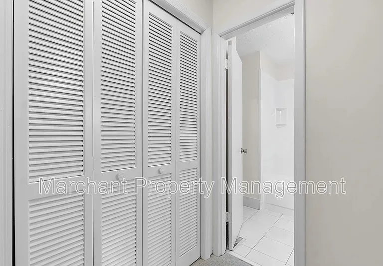 2530 E North St #11-B — Photo 18