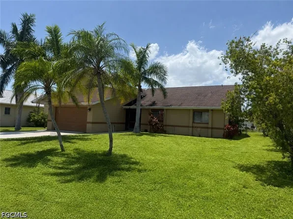 3506 Country Club Blvd, Cape Coral, FL 33904