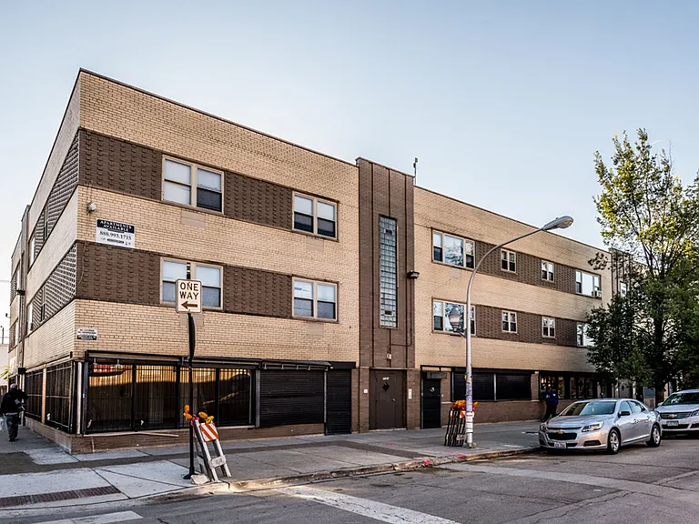 7101 S Artesian Ave — Photo 8