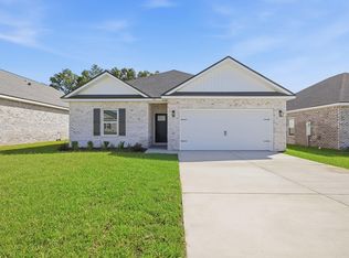 80 Spooner St, Defuniak Springs, FL 32433