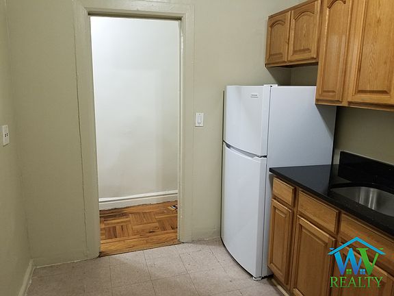 5th image of 2632 Marion Ave #5H