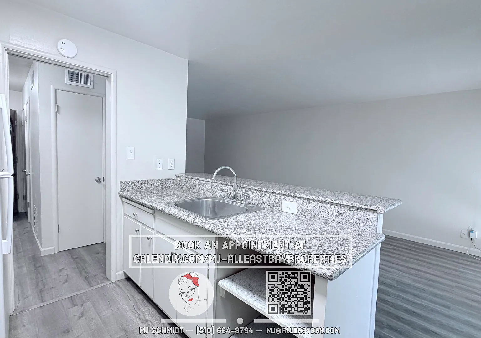 Large 2 Bedroom - 1 Bath - located close to restraunts and campus .Includes Water & Garbage — Photo 1