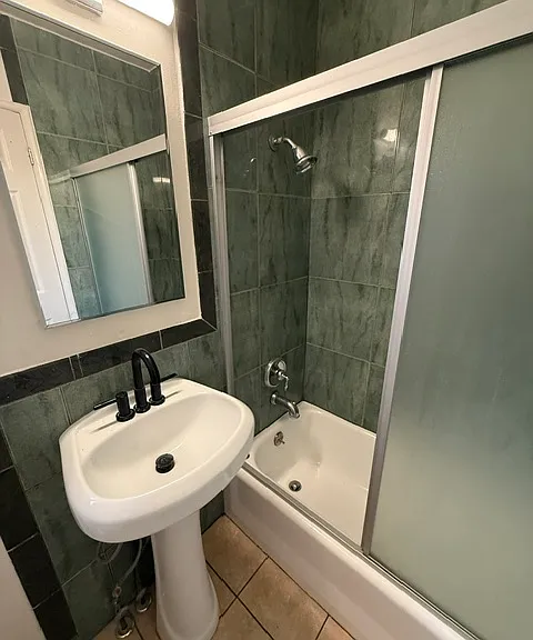 515 Thompson Ave #B — Photo 6
