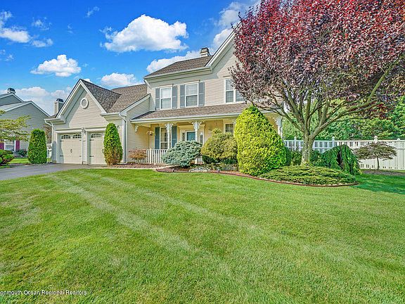 2nd image of 8 Saint Johns Dr
