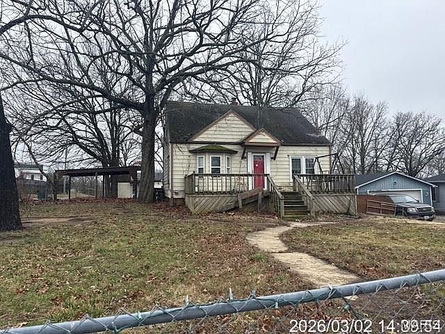 1st image of 904 Hospital Rd