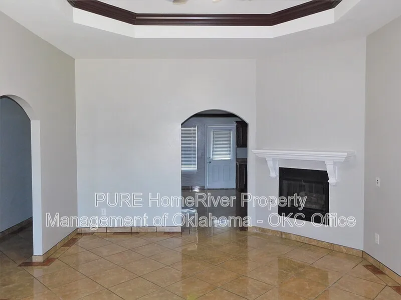 4 bed, 2.0 bath, 1854 sqft, $1,900 — Photo 4