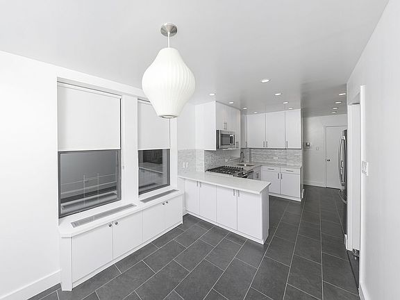 4th image of 108 E 81st St APT 2