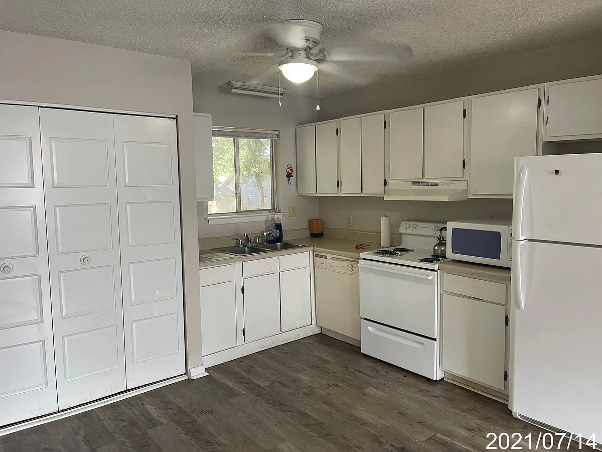 Building Photo - 201 E College Boulevard 25 #25-unit 25
