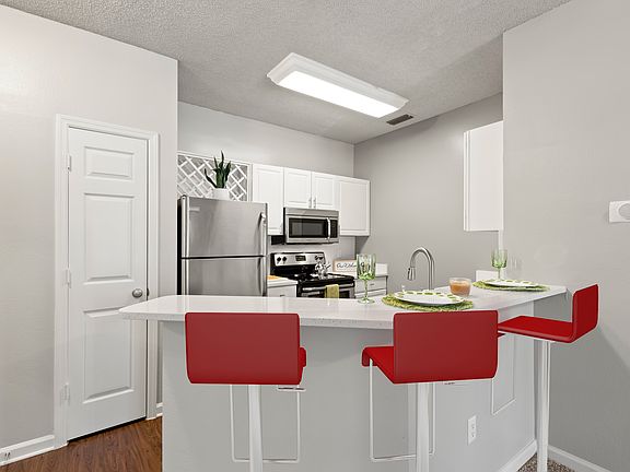 4th image of 4514 Summer Cove Dr #125