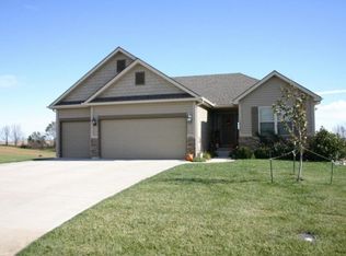 19263 Tomahawk Ln, Saint Joseph, MO 64505