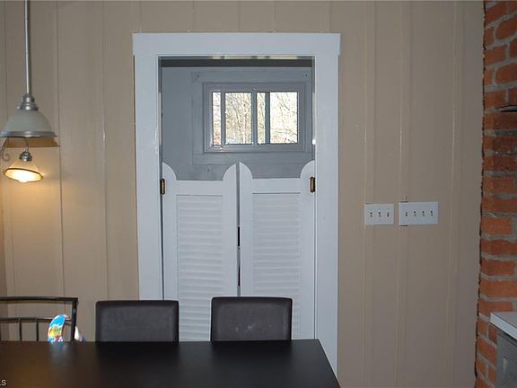 4th image of 1155 Washington St