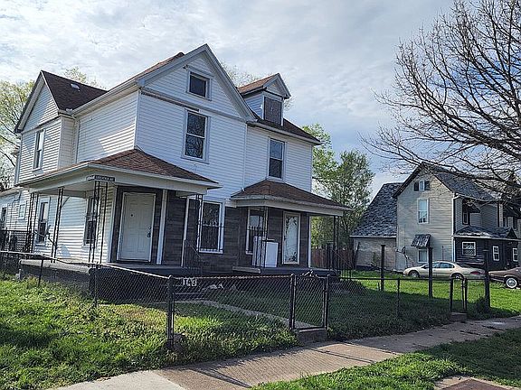 2nd image of 141 Grosvenor Ave