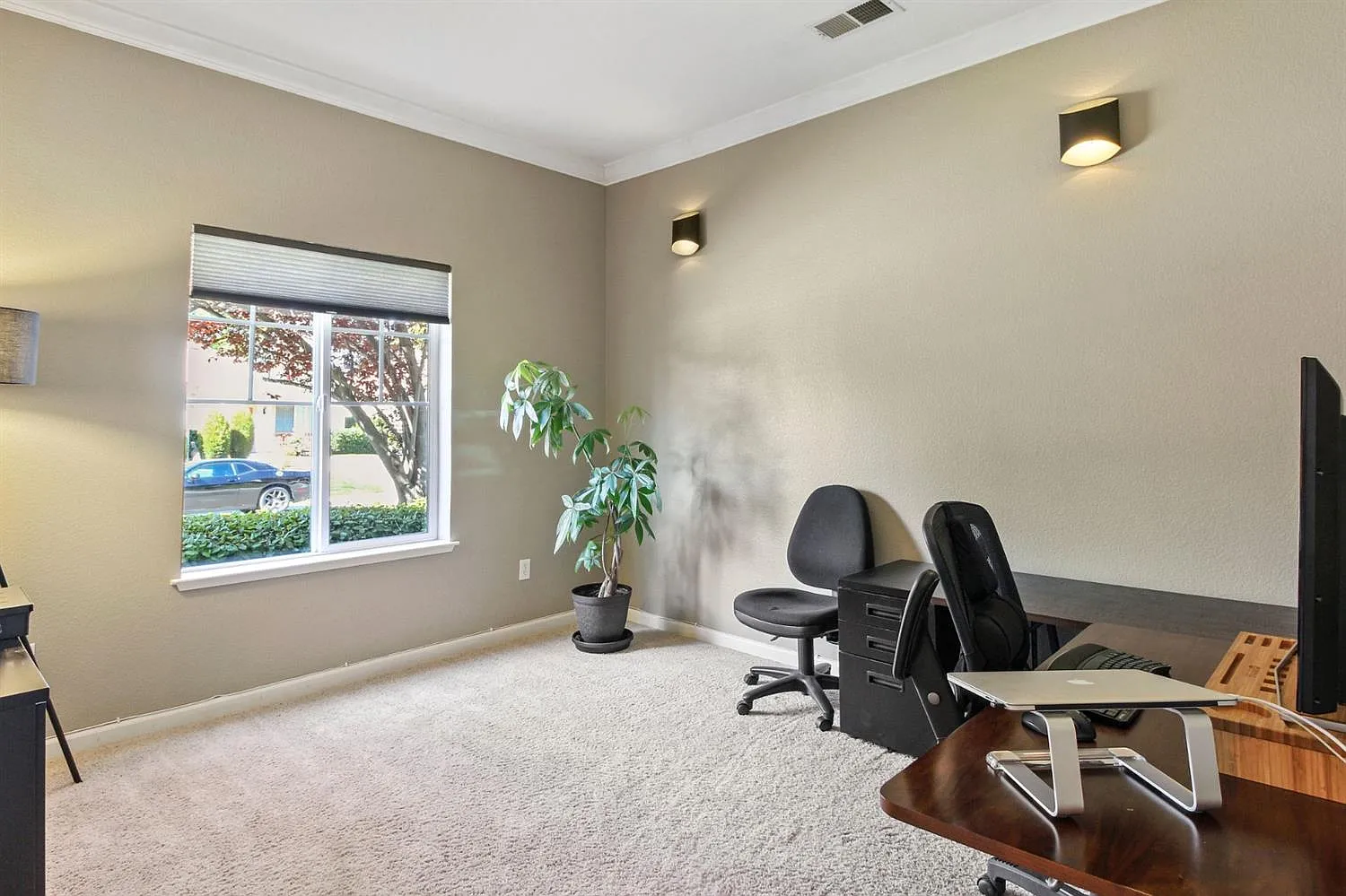 4 bed, 2241 sqft, $3,500 — Photo 4