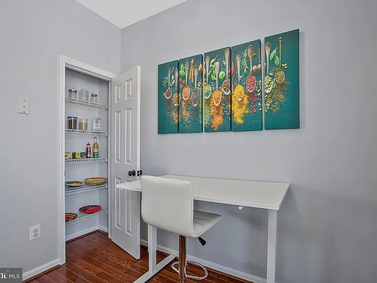122 Lloyd St #211 — Photo 41