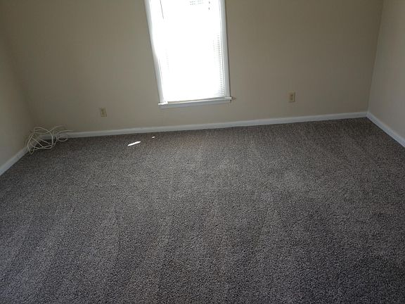 5th image of 1112 Thornburg St