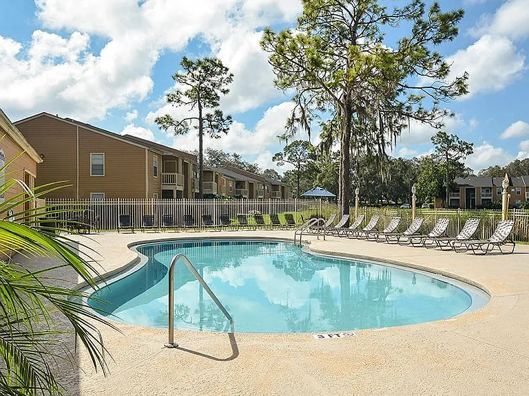 Windwood Oaks Apartments — Photo 16