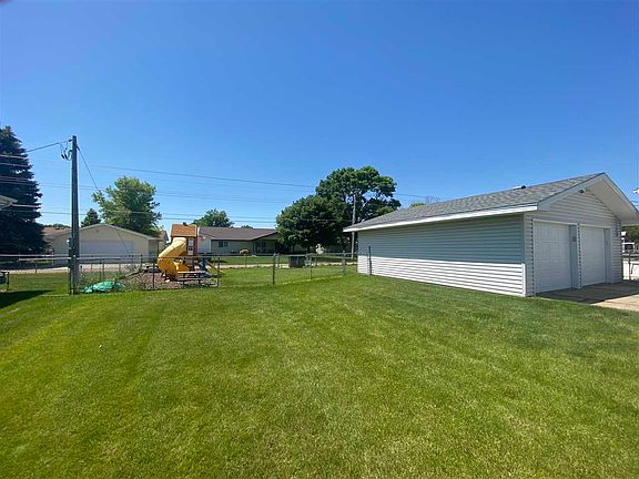 4th image of 2208 Burlington Blvd