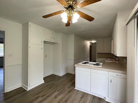 5th image of 2716 E Linwood Street
