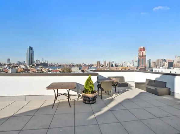 1059 Manhattan Avenue image 9 of 10