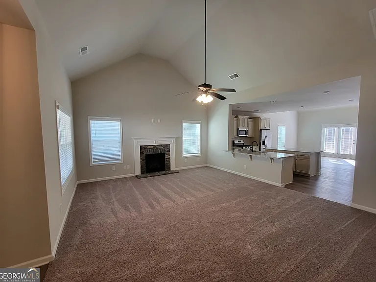 275 Southridge — Photo 8