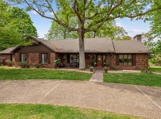 8477 Range Rd, Rogers, AR 72756