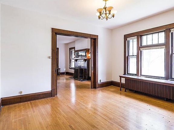 4th image of 1828 11th Ave S #1
