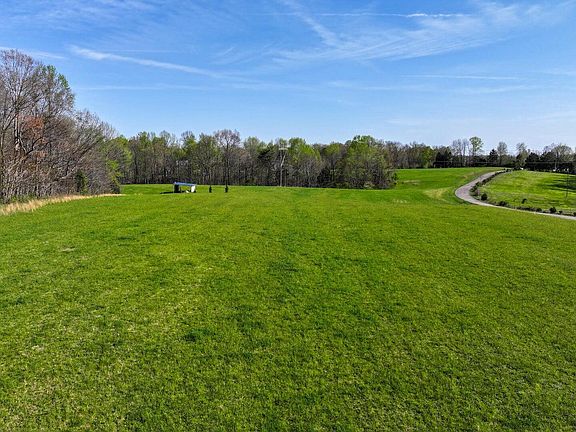 2nd image of 3192 Parks Ridge Rd