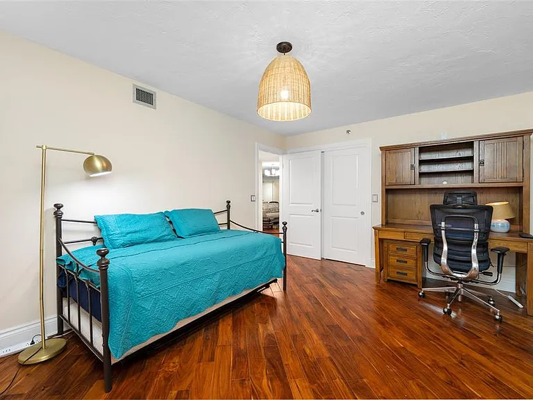 1600 Gulf Blvd #1016 — Photo 42