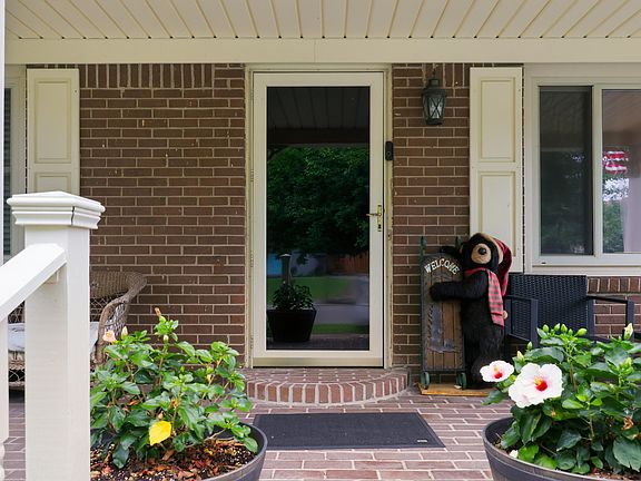 2nd image of 216 Robyn Dr