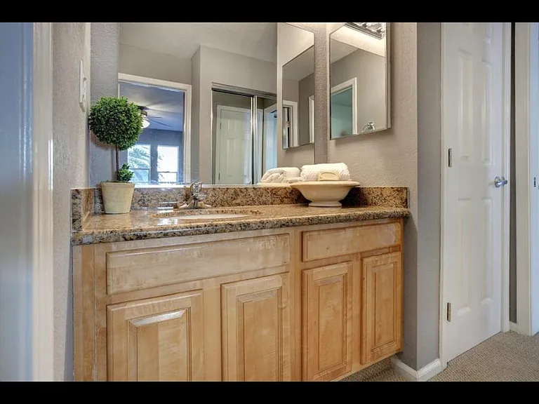 185 Sierra Dr #216 — Photo 6