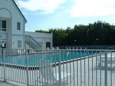 1st image of 522 Beach Park Ln