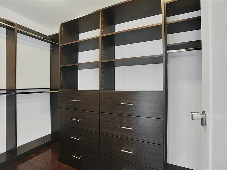 100 Thompson Ln #4D — Photo 17