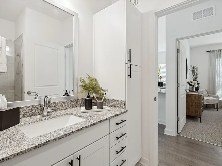 Everleigh Deerfield 55+ Active Adult Apartment Homes — Photo 17