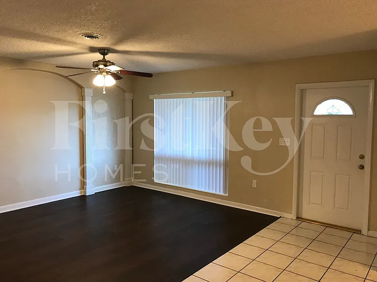 4896 NW 6th Ct — Photo 6