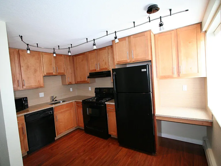 172 S Clarkson St #107 — Photo 6