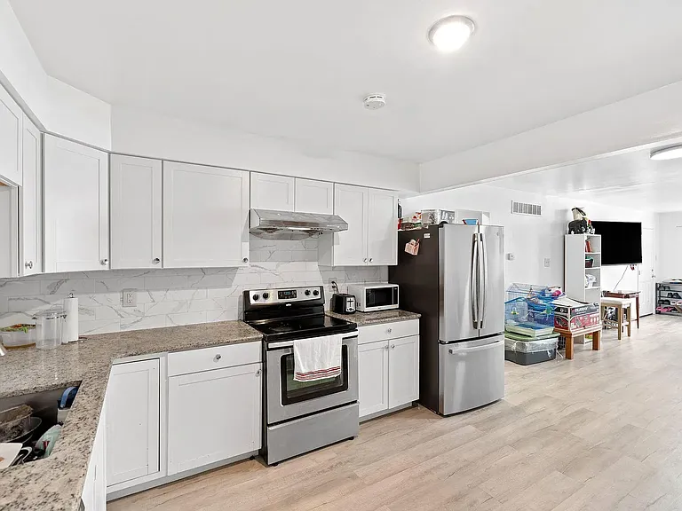 305-307 Hightower Rd #2 — Photo 11