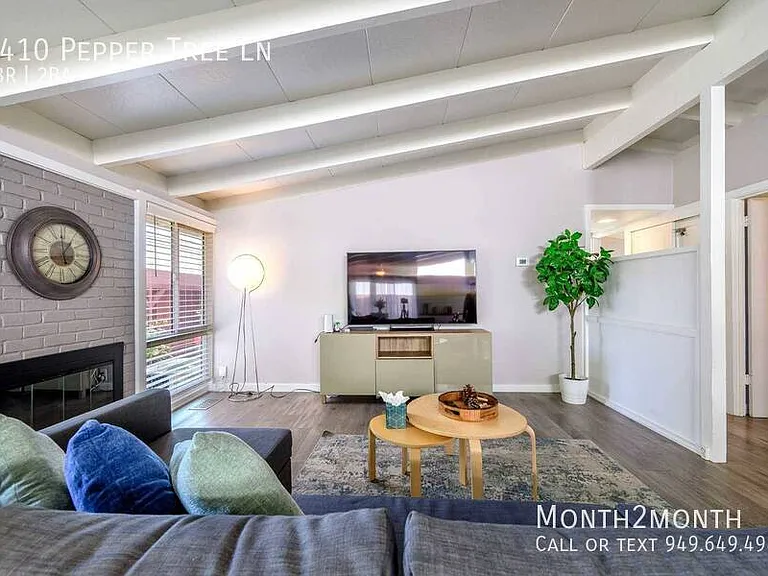 3410 Pepper Tree Ln — Photo 2