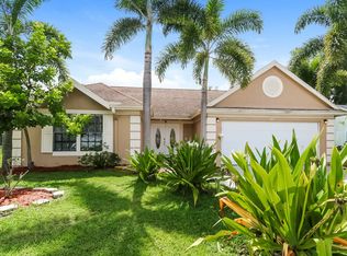 108 Sherwood Dr, Royal Palm Beach, FL 33411