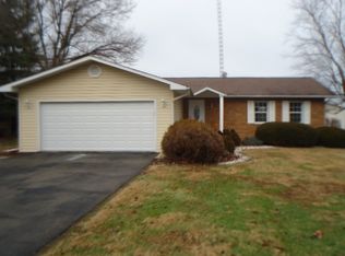 14858 E Clearview Rd, Mount Vernon, IL 62864