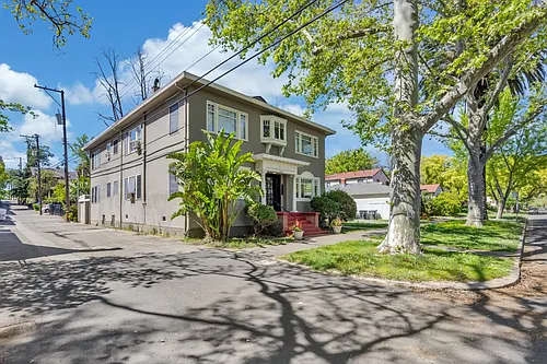 2114 23rd St Photo 1