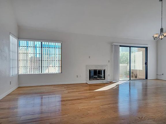 4th image of 4639 Executive Dr Unit 68