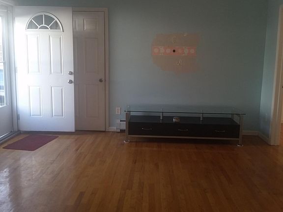 4th image of 48 Bell St #1