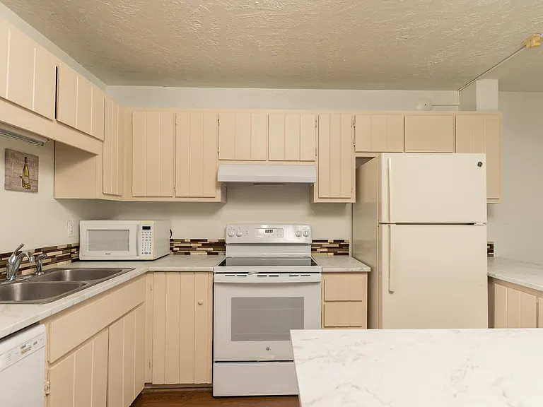 490 Straight Creek Dr #503 — Photo 3