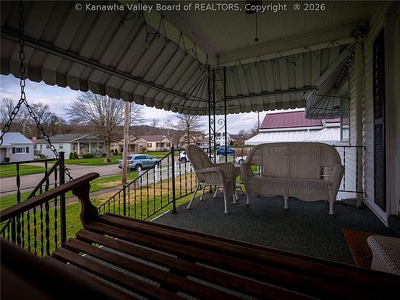 4th image of 2614 Washington Ave