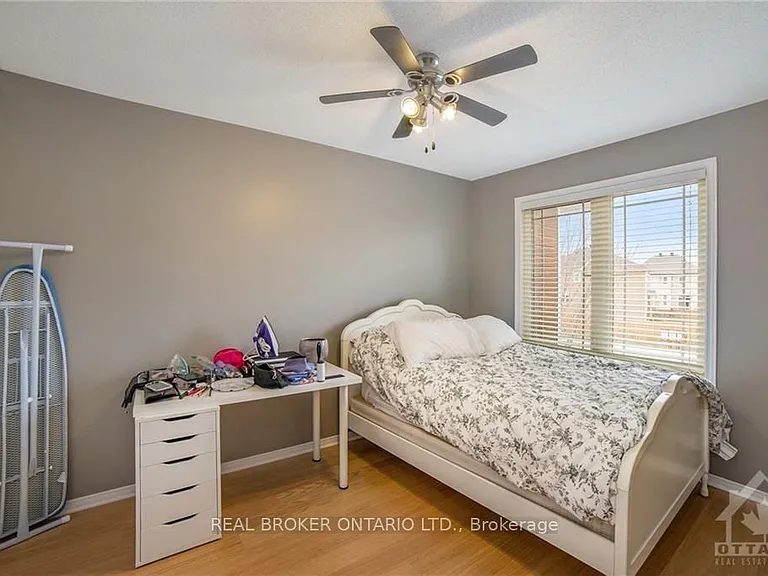 222 Meadowbreeze Dr — Photo 17